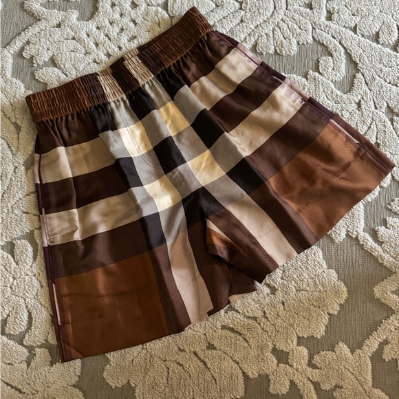 SILK CHECK BURBERRY SHORTS WOMENS Size 2 US - Picture 6 of 11